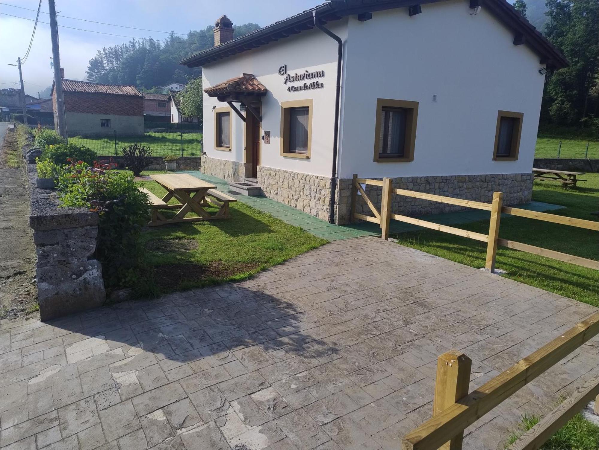 Vila El Asturianu Onís Exteriér fotografie
